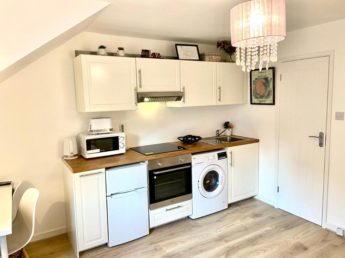 London Studio Self Contained, Newly Furbished Экстерьер фото