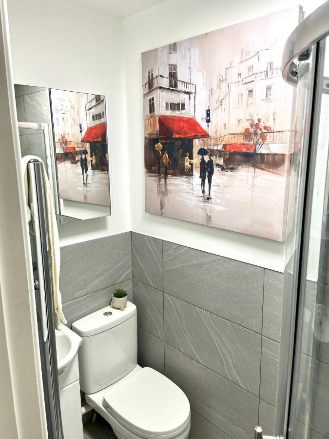 London Studio Self Contained, Newly Furbished Экстерьер фото